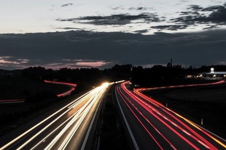 Autobahn (Foto: Pixabay/Bertsz)